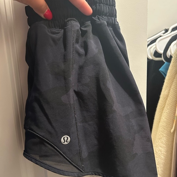 lululemon hotty hot shorts 4’ - Picture 1 of 1